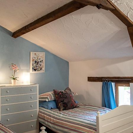 Lavender House - Traditional Stone House Oozing Charm And Character Cersay Esterno foto