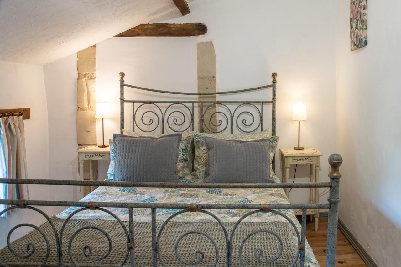 Lavender House - Traditional Stone House Oozing Charm And Character Cersay Esterno foto