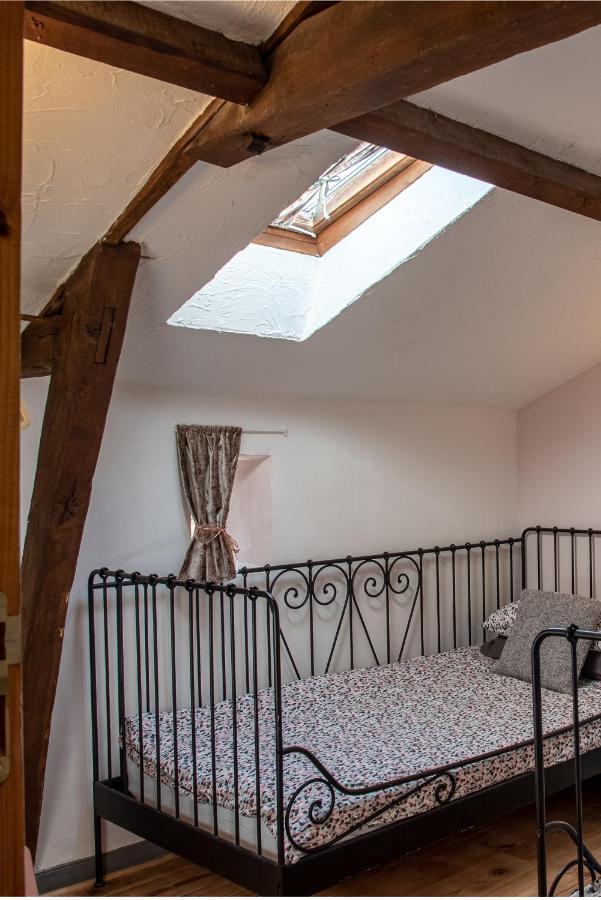 Lavender House - Traditional Stone House Oozing Charm And Character Cersay Esterno foto