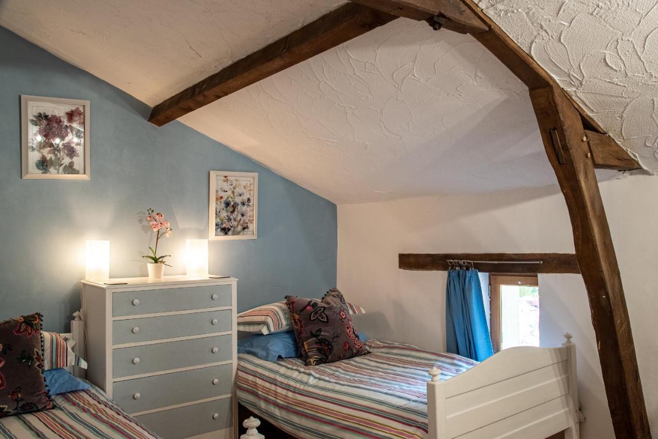 Lavender House - Traditional Stone House Oozing Charm And Character Cersay Esterno foto
